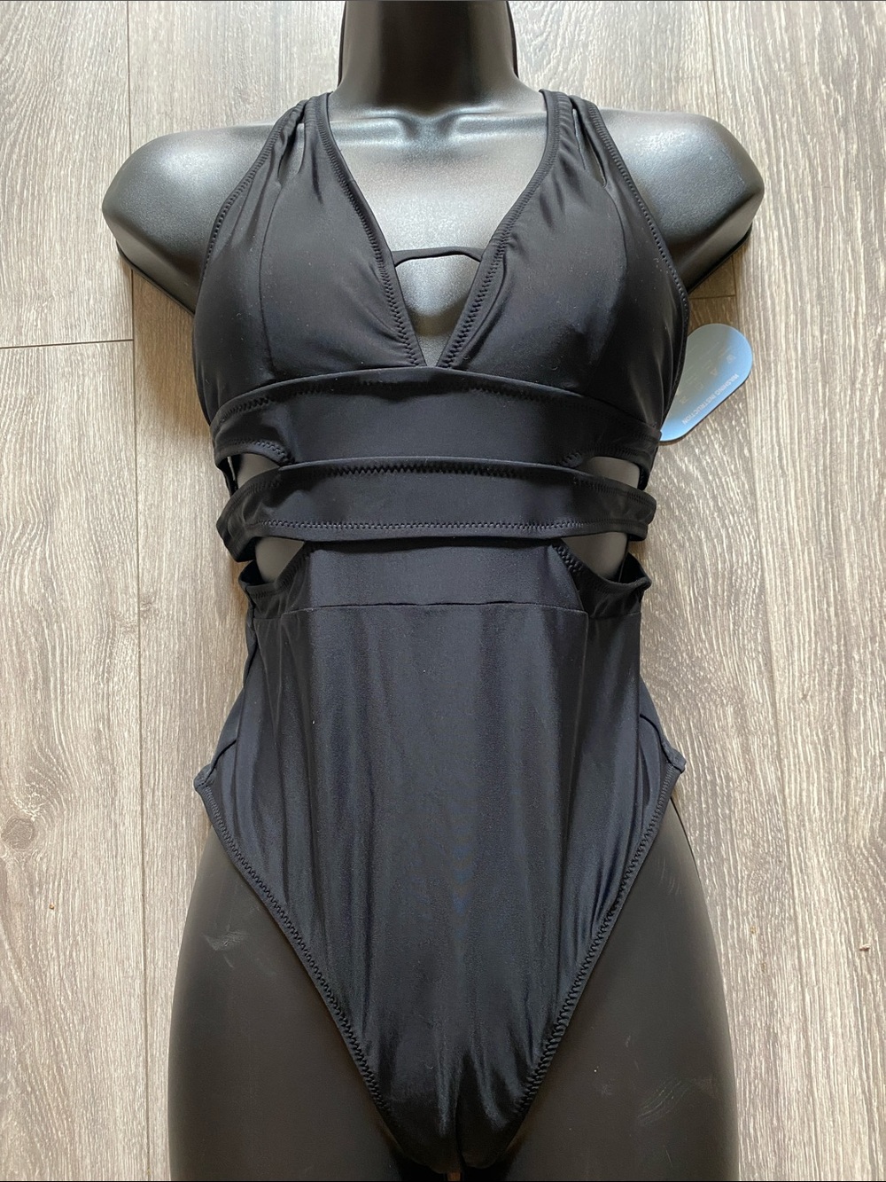 HILINKER  womenBlack Detailed  V neck cut out   side, back Tie  Swimsuit small
